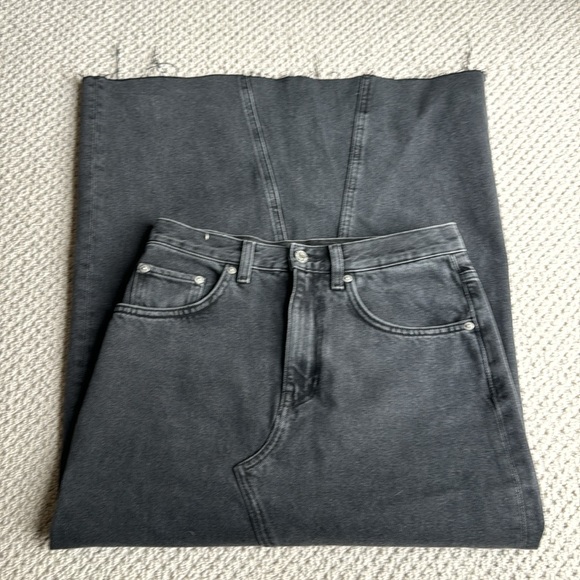 & Other Stories Straight Slit Black Denim Midi Skirt - Picture 2 of 4